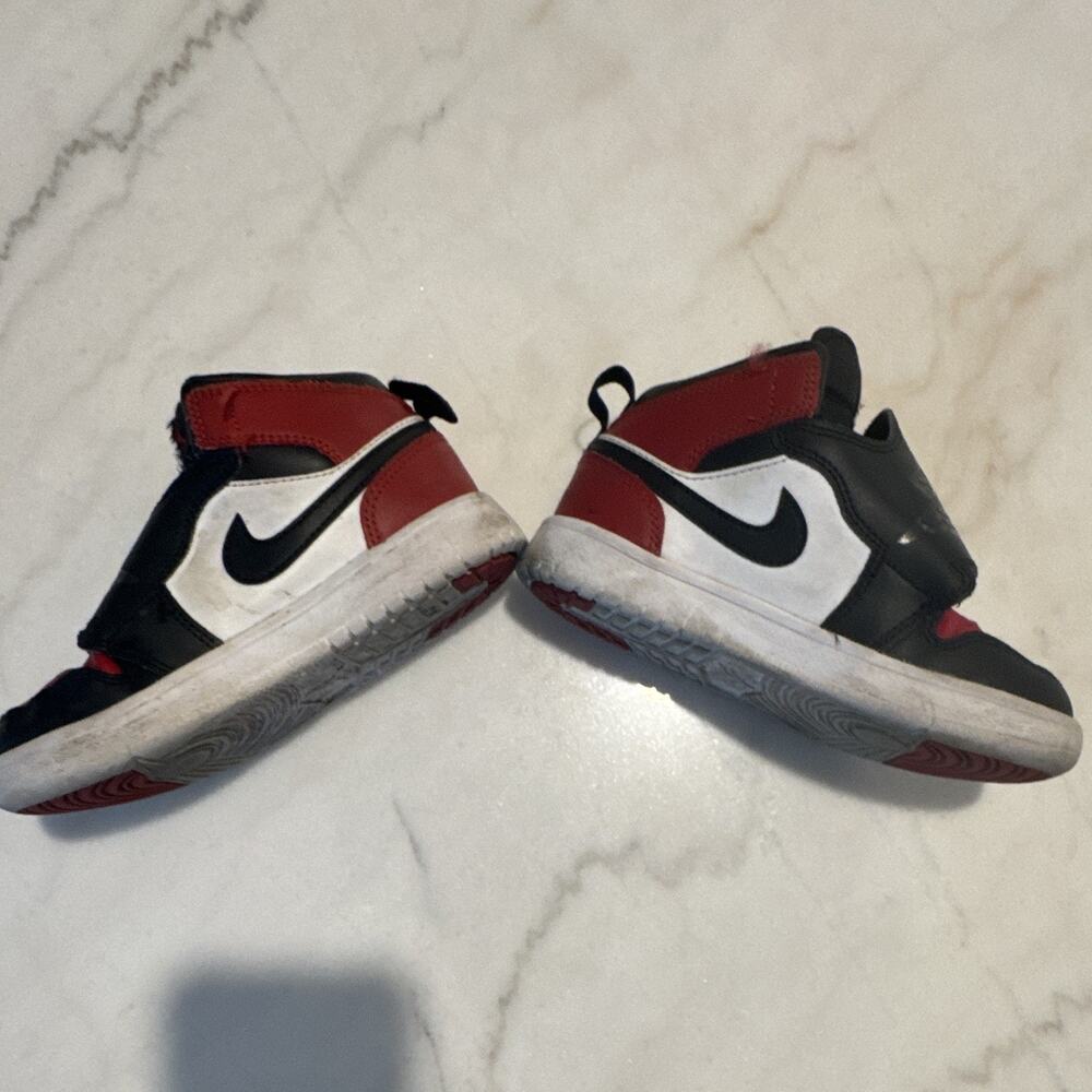 Jordan Baby/Toddler Sneakers US 12C Black Red White Leather Hook & Loop 0110